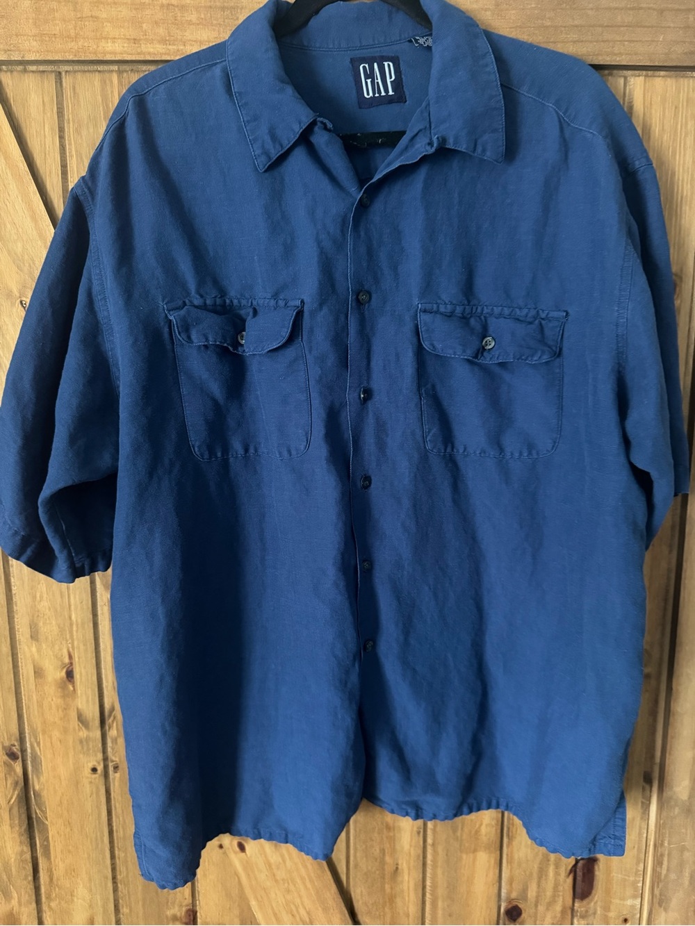 GAP Men's Short-Sleeve Button-Down Shirt in Deep Blue